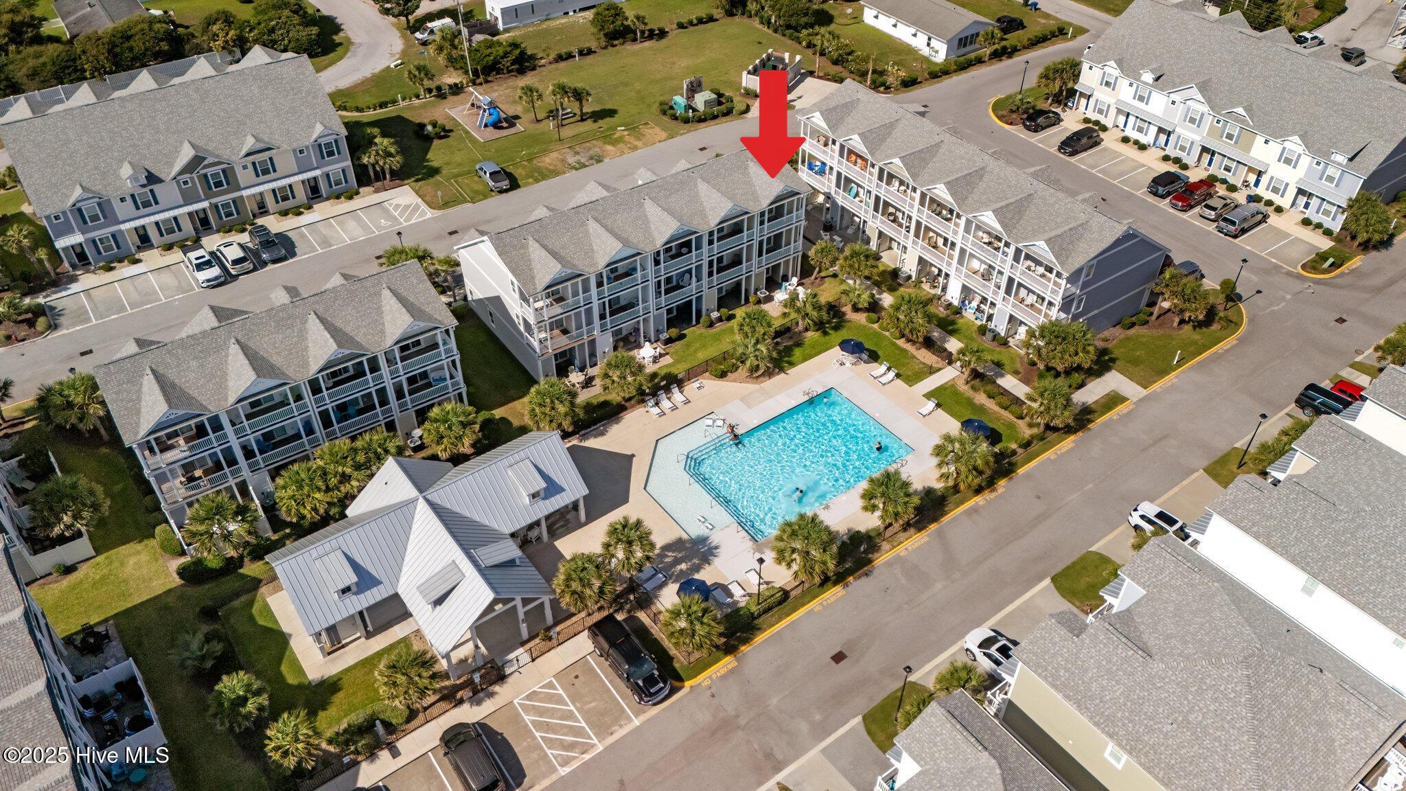 Image 3: Unit / Pool / Clubhouse