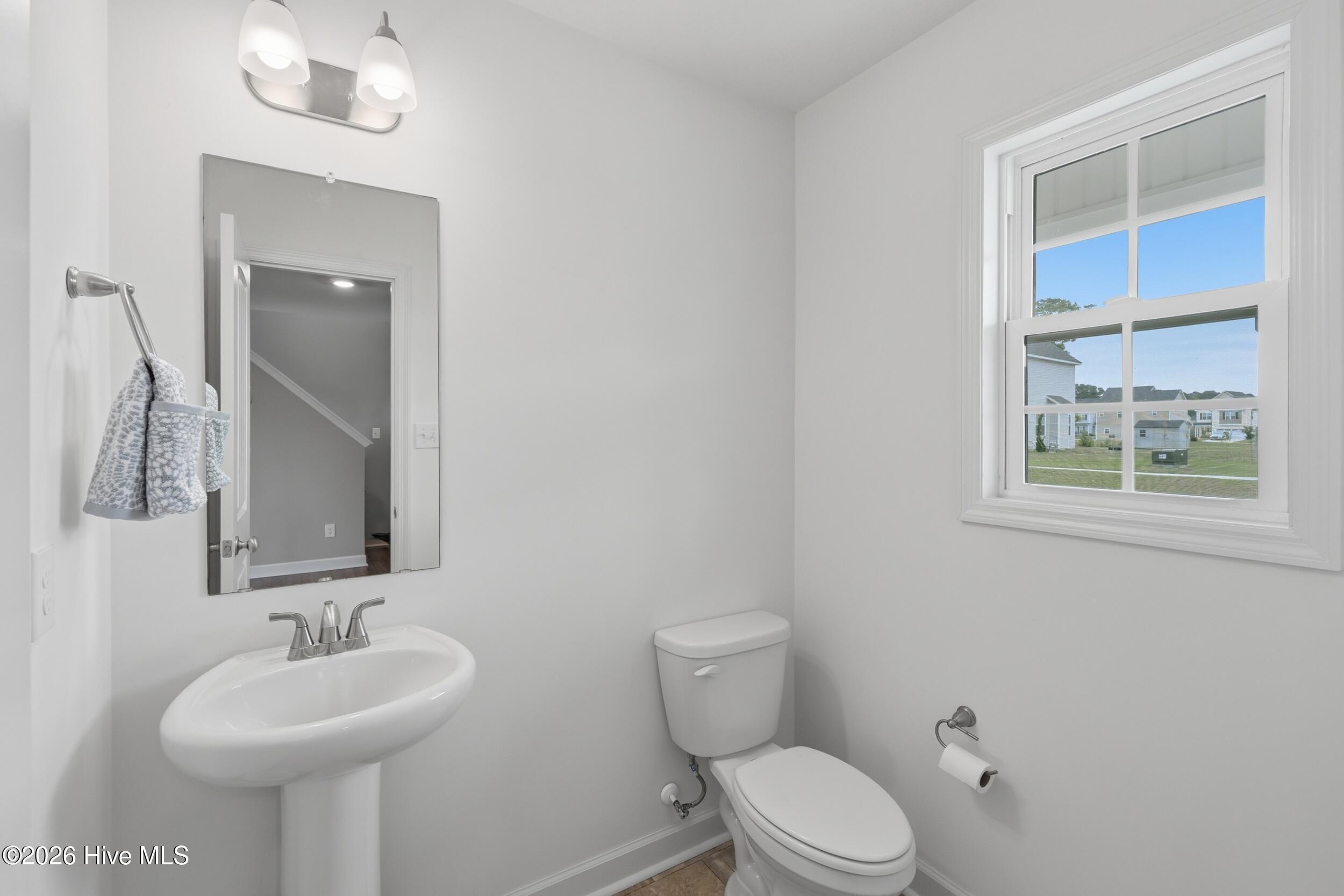 Image 4: 6_1st_floor_bathroom[1]