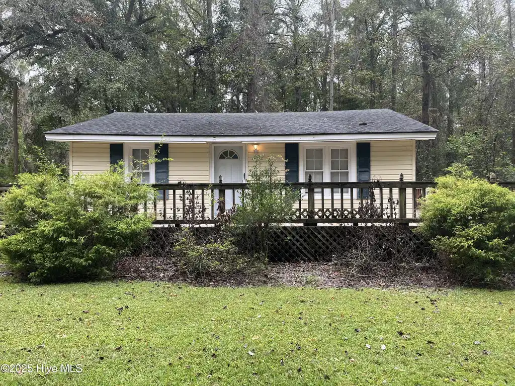 Image 1: Exterior of house