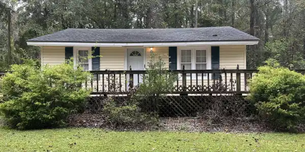 11 Cedar Lane