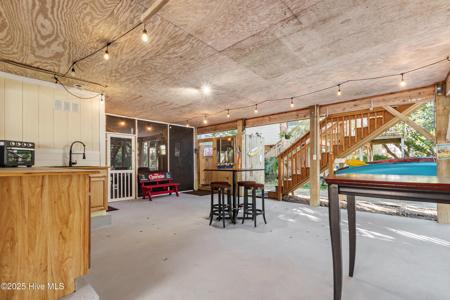 307 Bay Circle