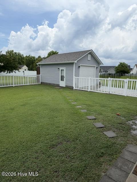 Image 4: Side View Detached Garage