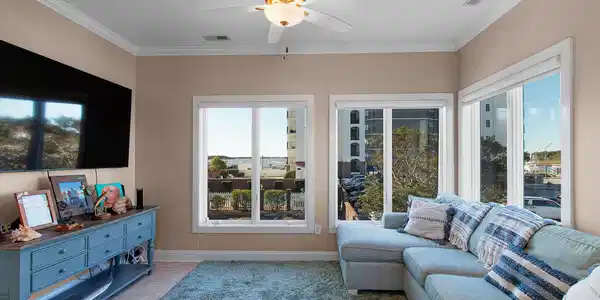 Image 3: Living room with lots of natural light
