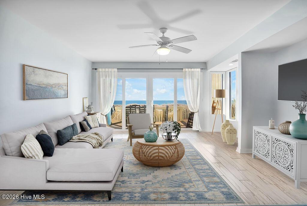 Image 3: Property_072E_615LuminaAvenueUnitB-4_00_