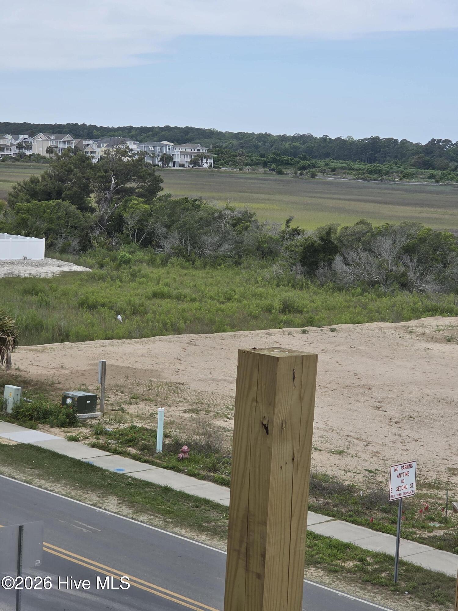 Image 4: Marsh View 310 E. Second