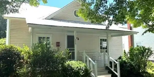 406 Elliott Street