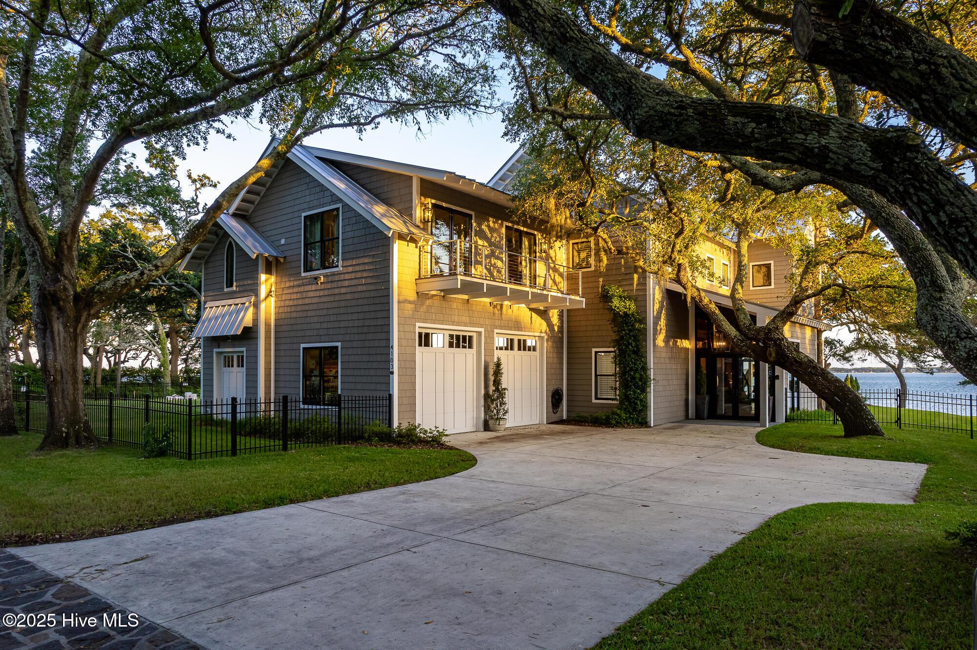 Image 2: 4103 Sound Drive, Morehead City