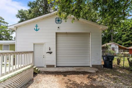 619 Bayshore Drive SE