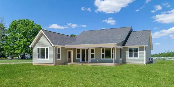 1102 Soundside Road