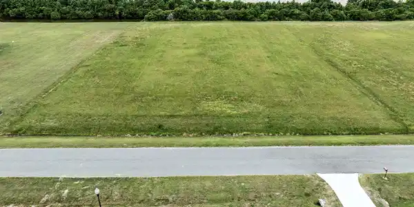 Image 3: lot2
