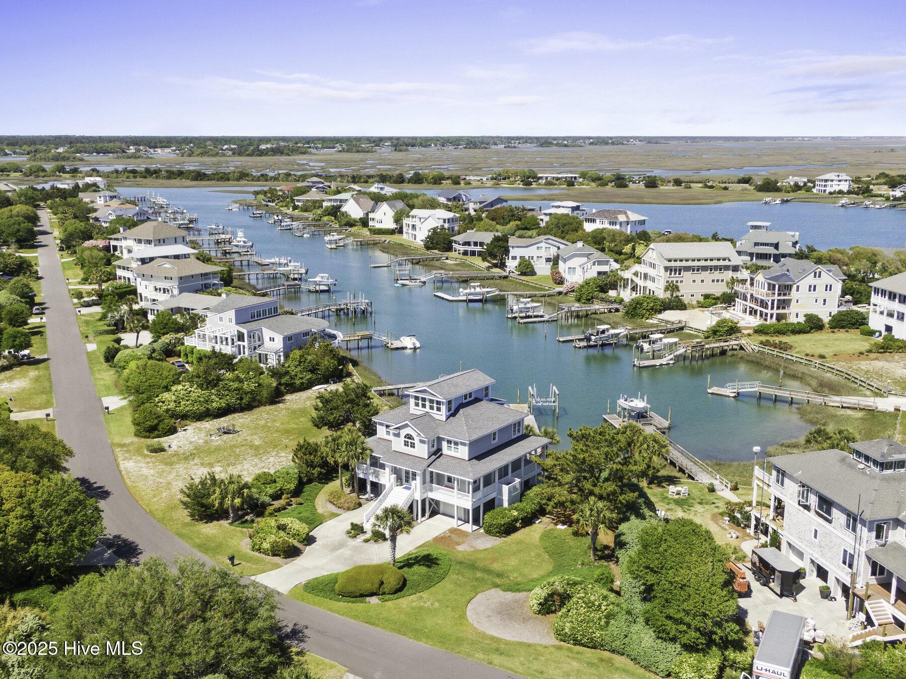 Image 3: 068_4_sandy_point_exterior-83_162