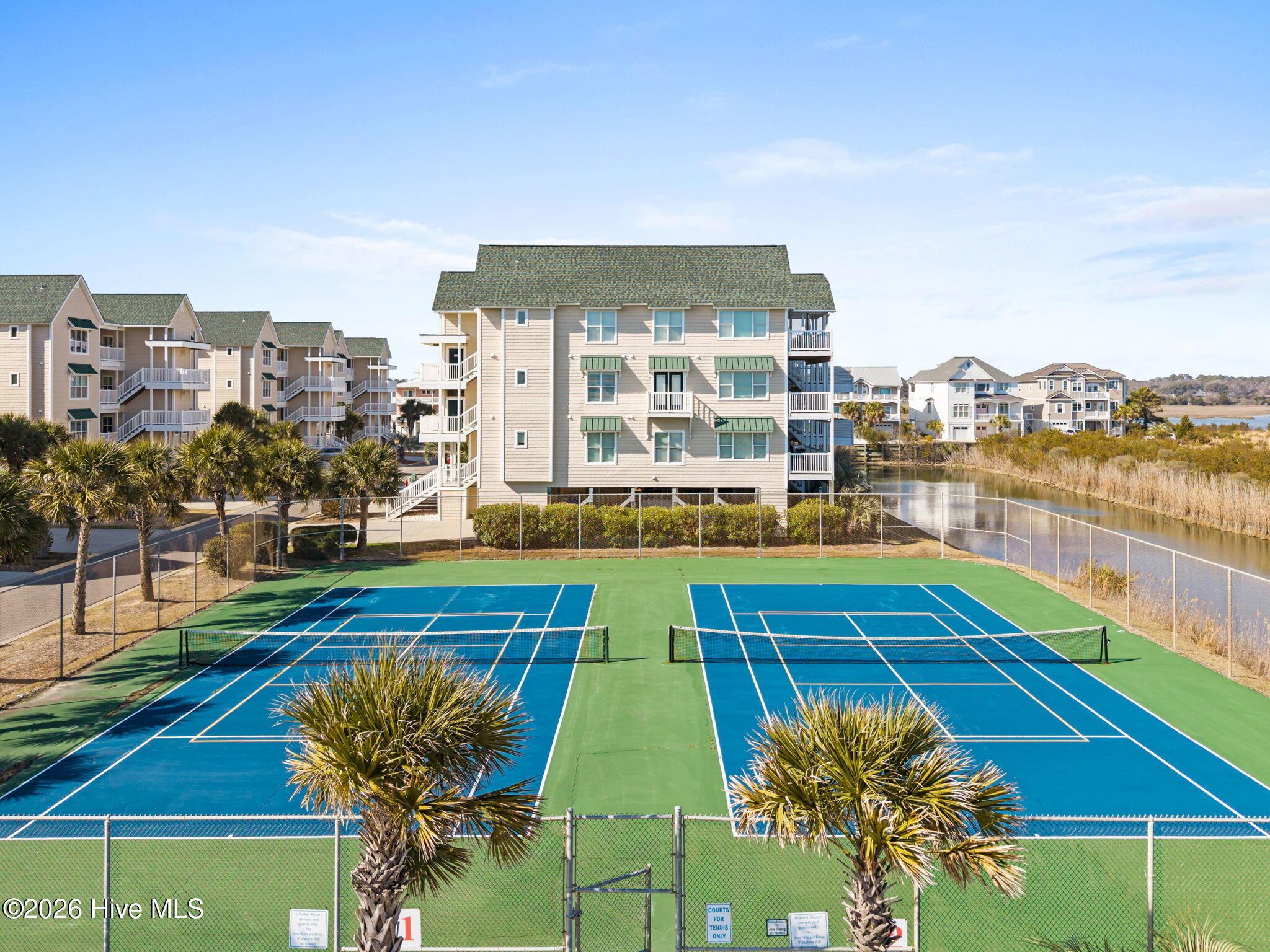 Image 4: Tennis Courts
