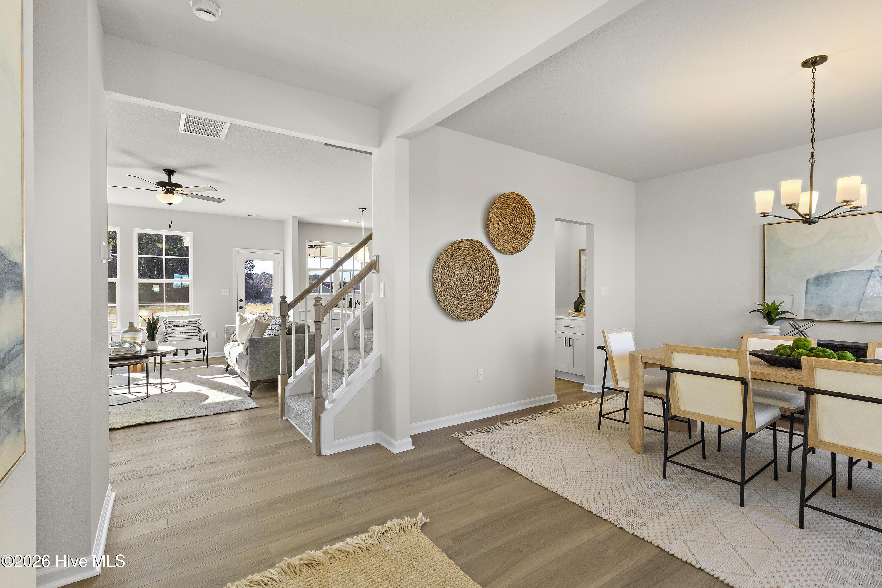 Image 2: 104 Gates Dr-5