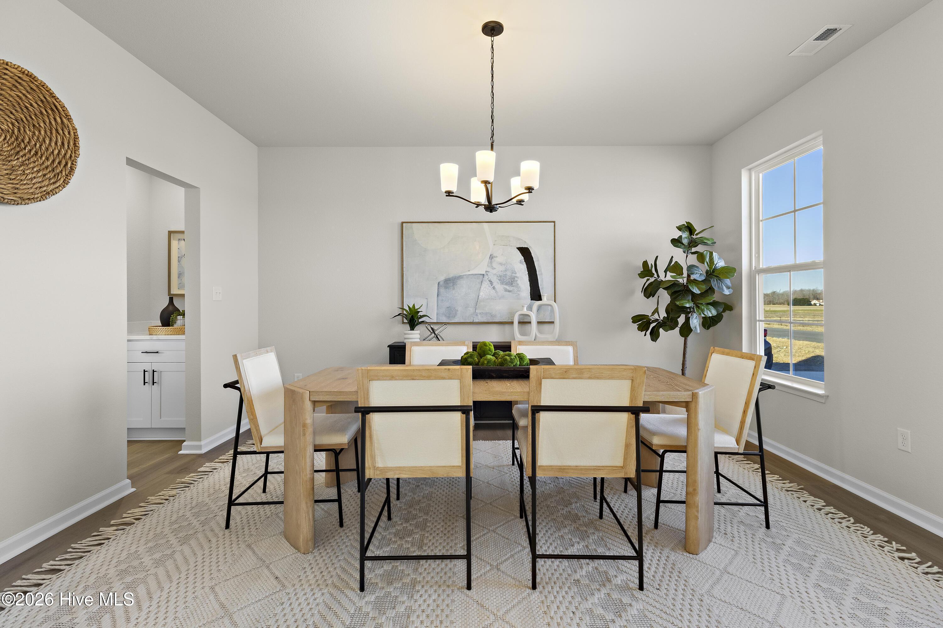 Image 3: 104 Gates Dr-6