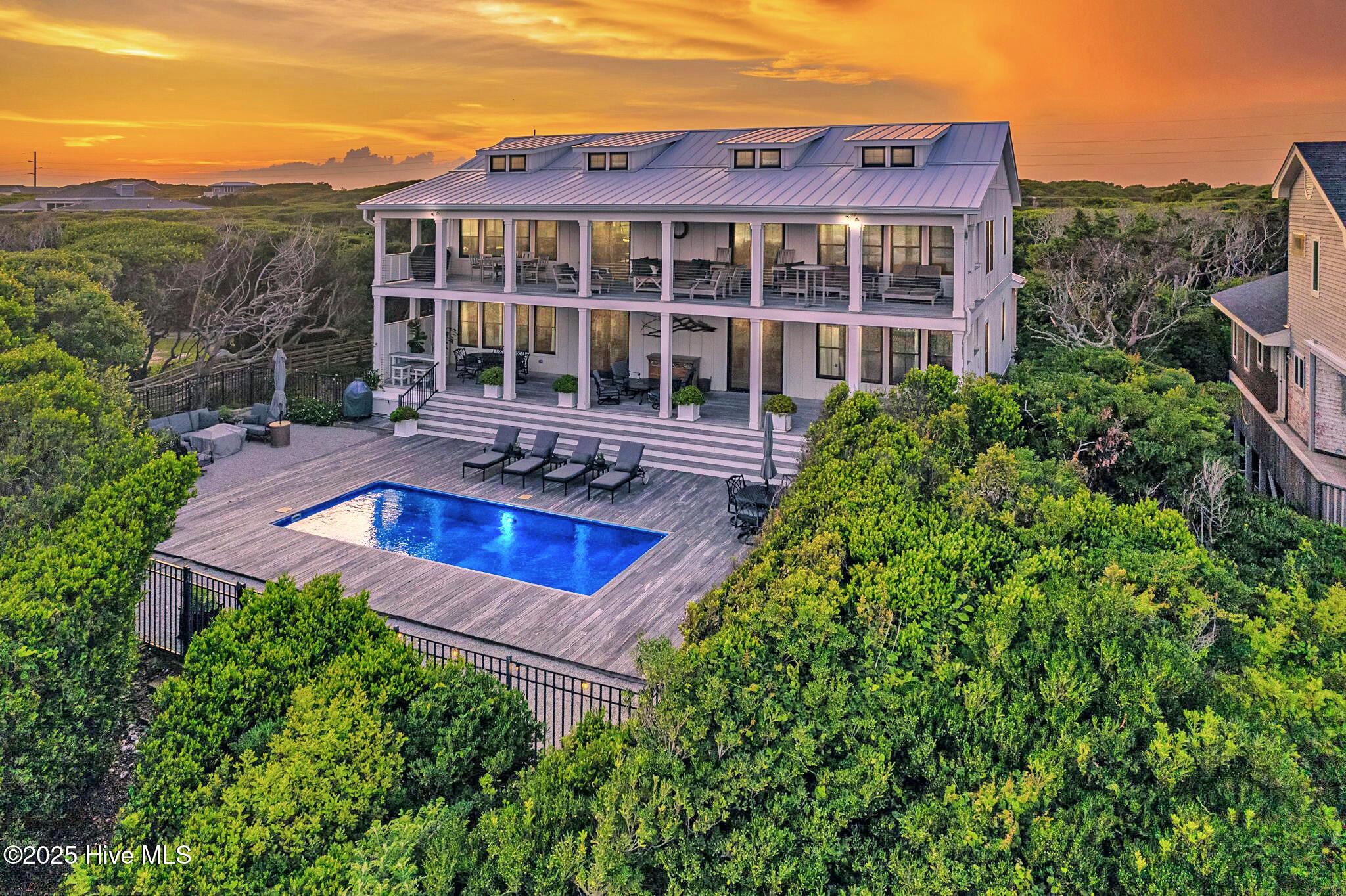 Image 2: Oceanfront home in Beacon's Reach