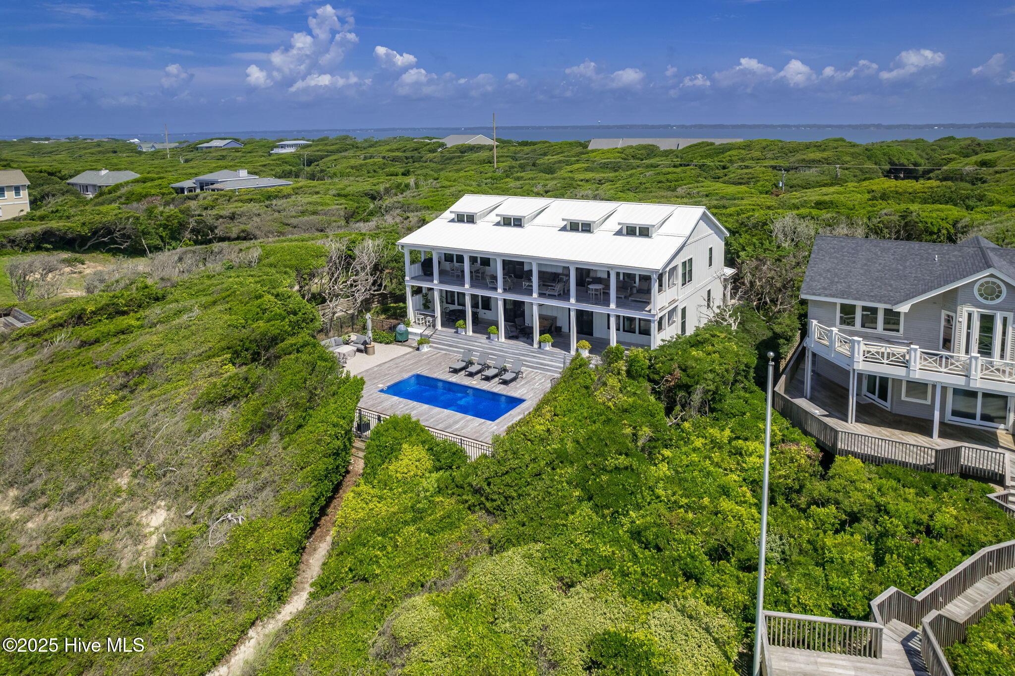 Image 3: Oceanfront home in Beacon's Reach