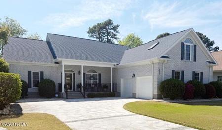 2790 Golfmaster Court SE