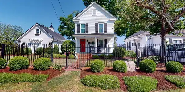 305 Anne Street