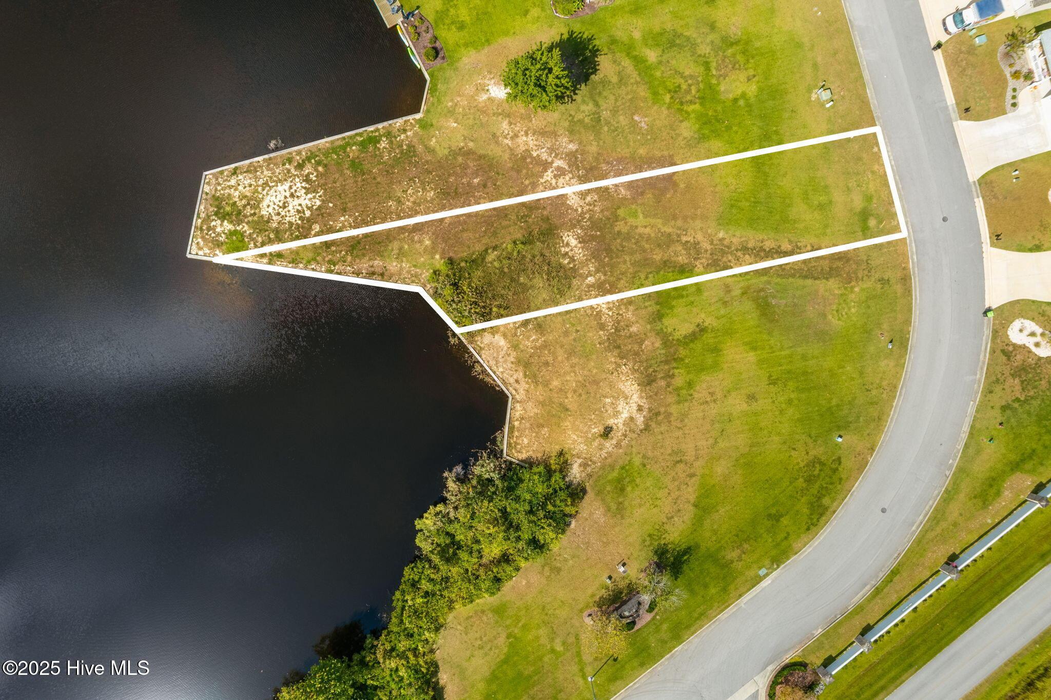 Image 3: Waterfront Lot in Brices Creek Harbour