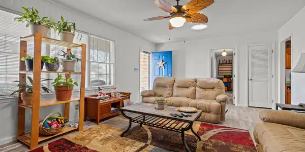 Image 4: Enter into your new home.