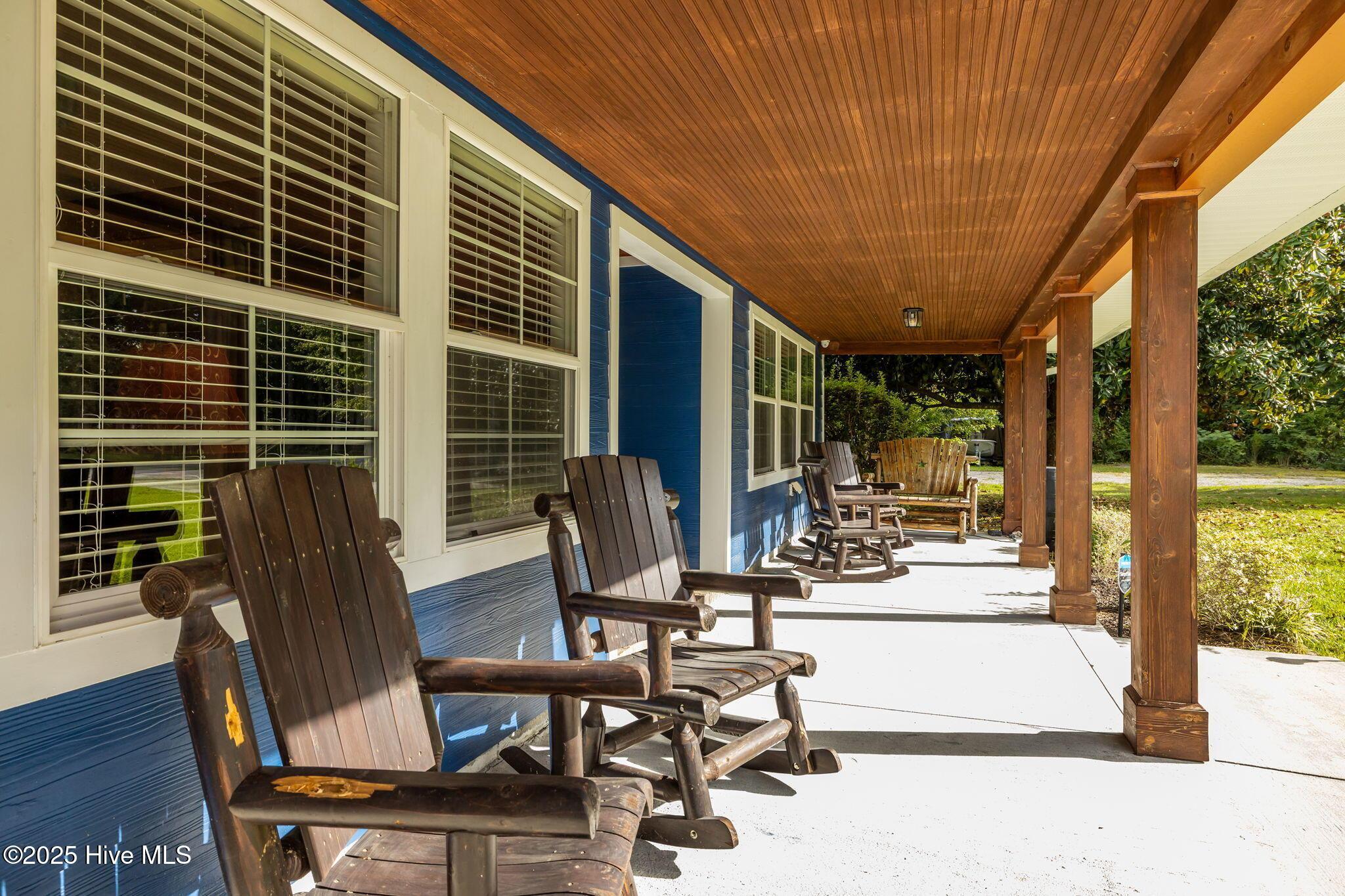 Image 4: 4-web-or-mls-1S3A6592