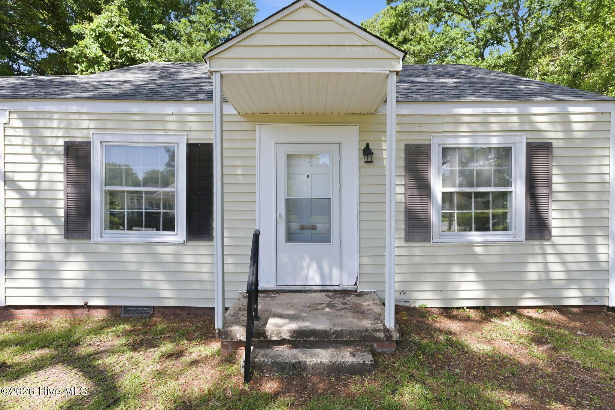 Image 3: 1610 Queen Anne Lane, New Bern, NC