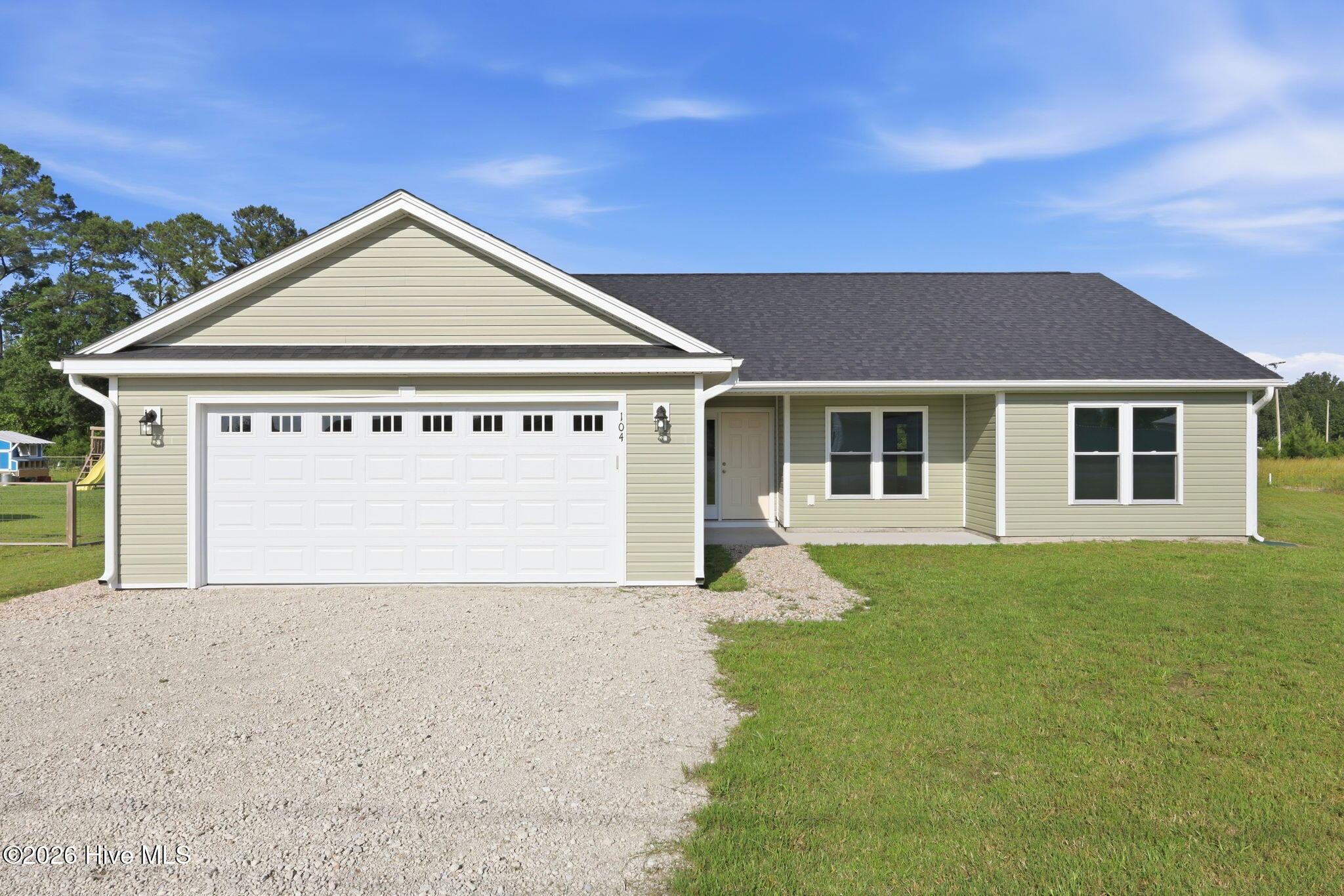 Image 3: 104 Dana Court Havelock NC (2)