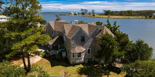 Image 3: 4-web-or-mls-chadwick-visuals-102-gibbs-