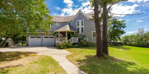 Image 4: 2-web-or-mls-chadwick-visuals-102-gibbs-