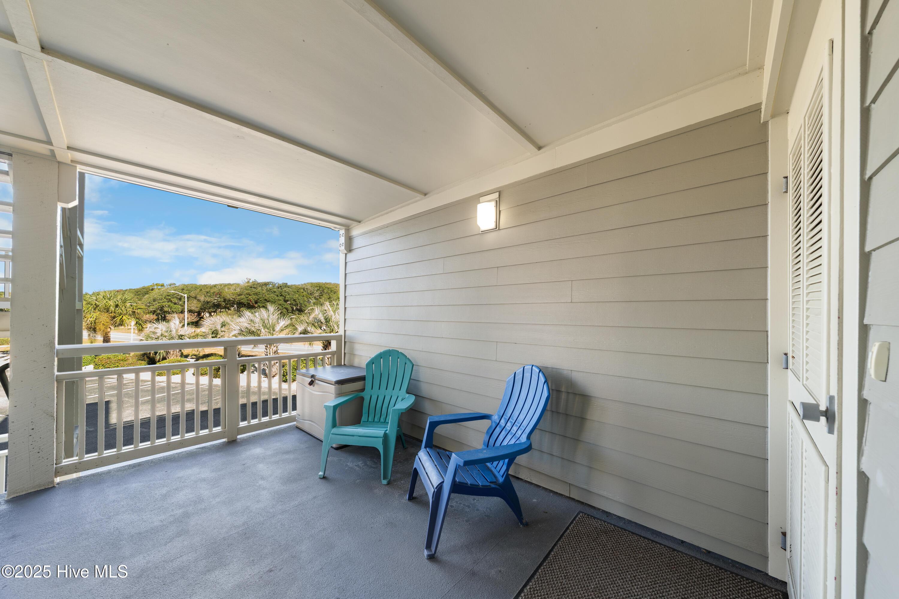 Image 4: 1000CaswellBeachRd801-26