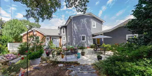 607 Cape Fear Boulevard