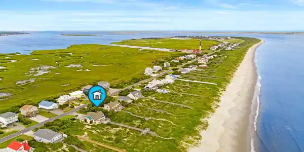 Image 4: 419 Caswell Beach Road-94