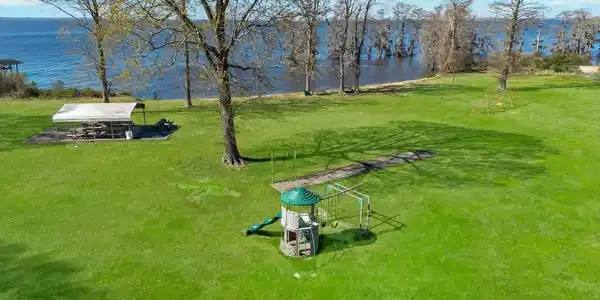 Image 3: Park