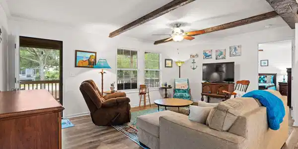 Image 3: 4-web-or-mls-CAMMediaLLC.com (13 of 39)