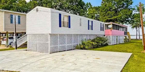 780 Hollis Drive