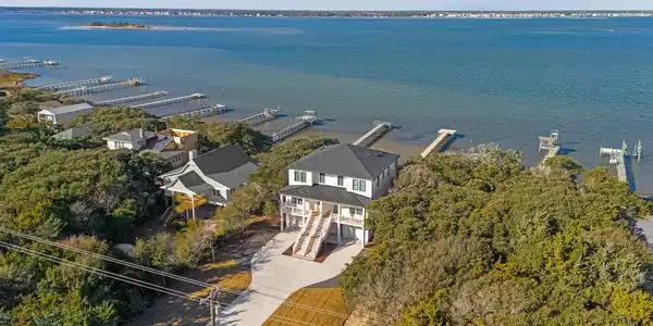 3804 Emerald Drive
