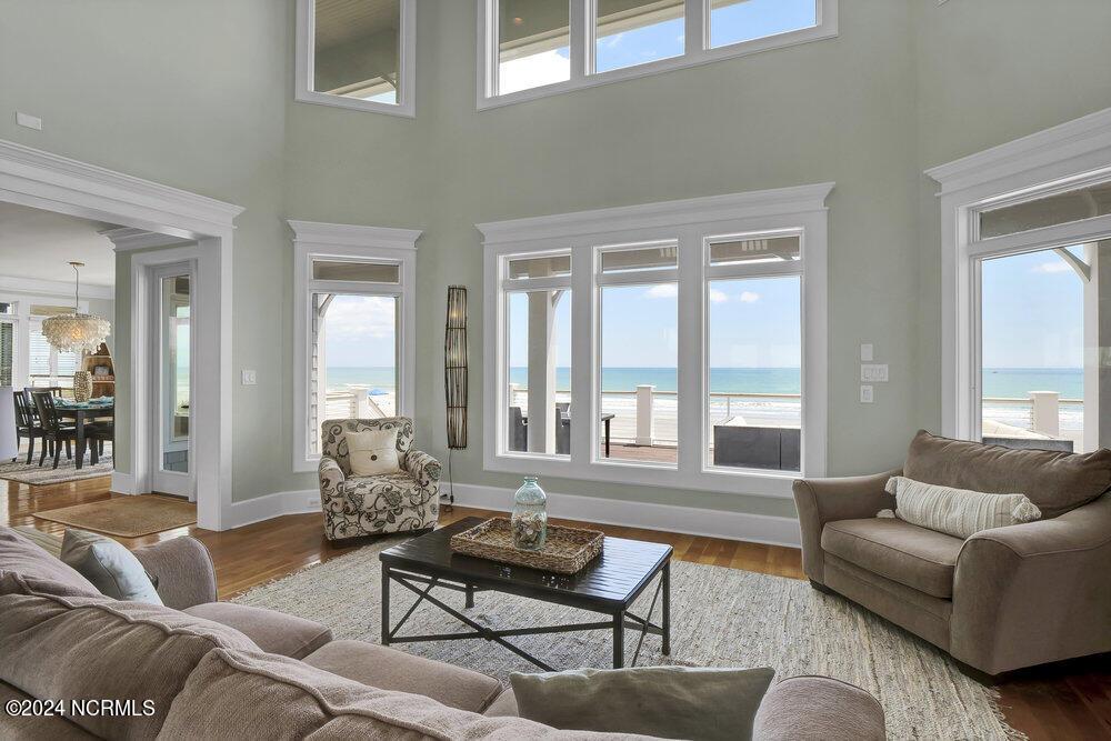 Image 4: pja16204_446