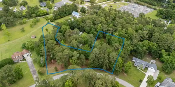 Image 3: 210 Winding Woods Way