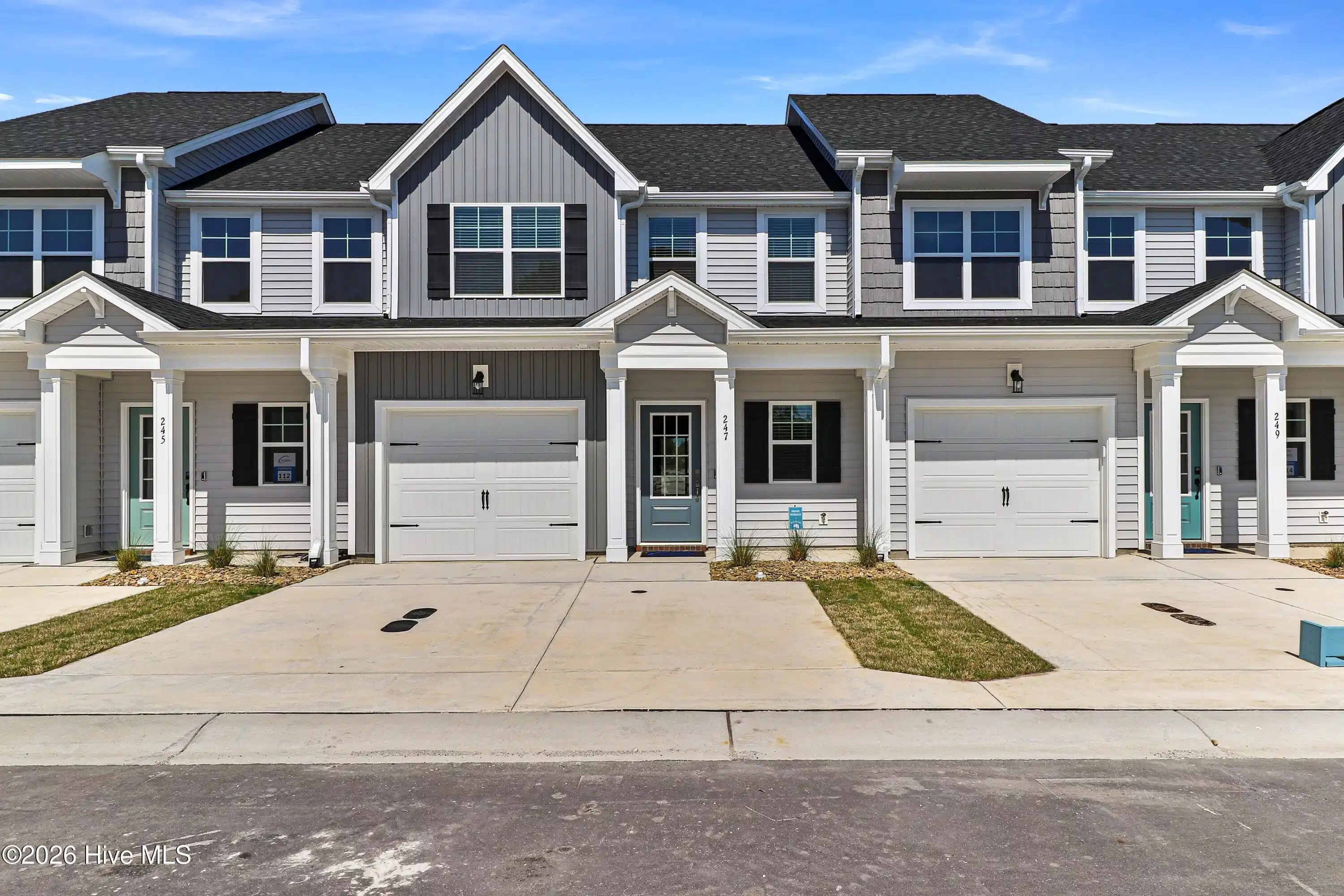 Image 1: New Construction Townhome in Beaufort