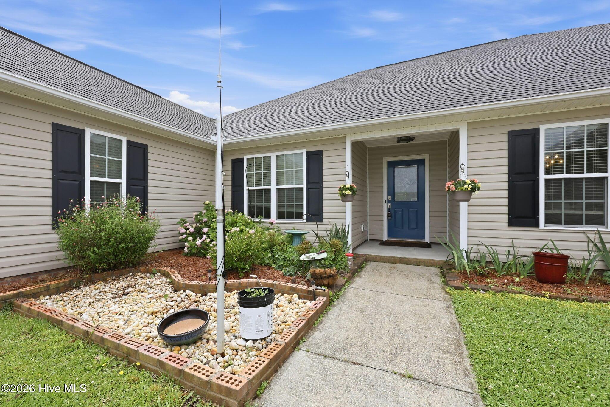 Image 3: 5-web-or-mls-803 Canvas Ct 005