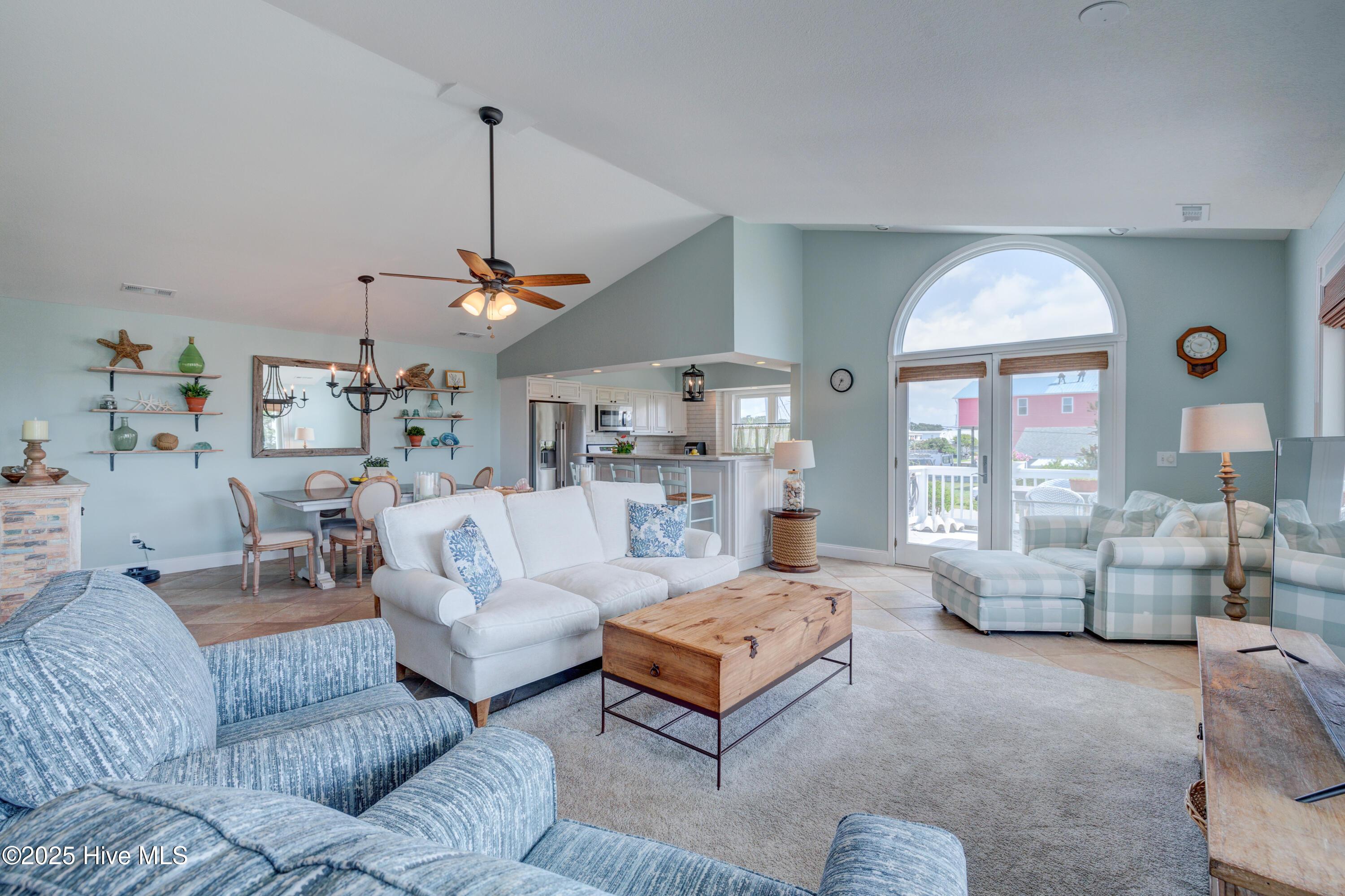 Image 4: 205EAvenue-48