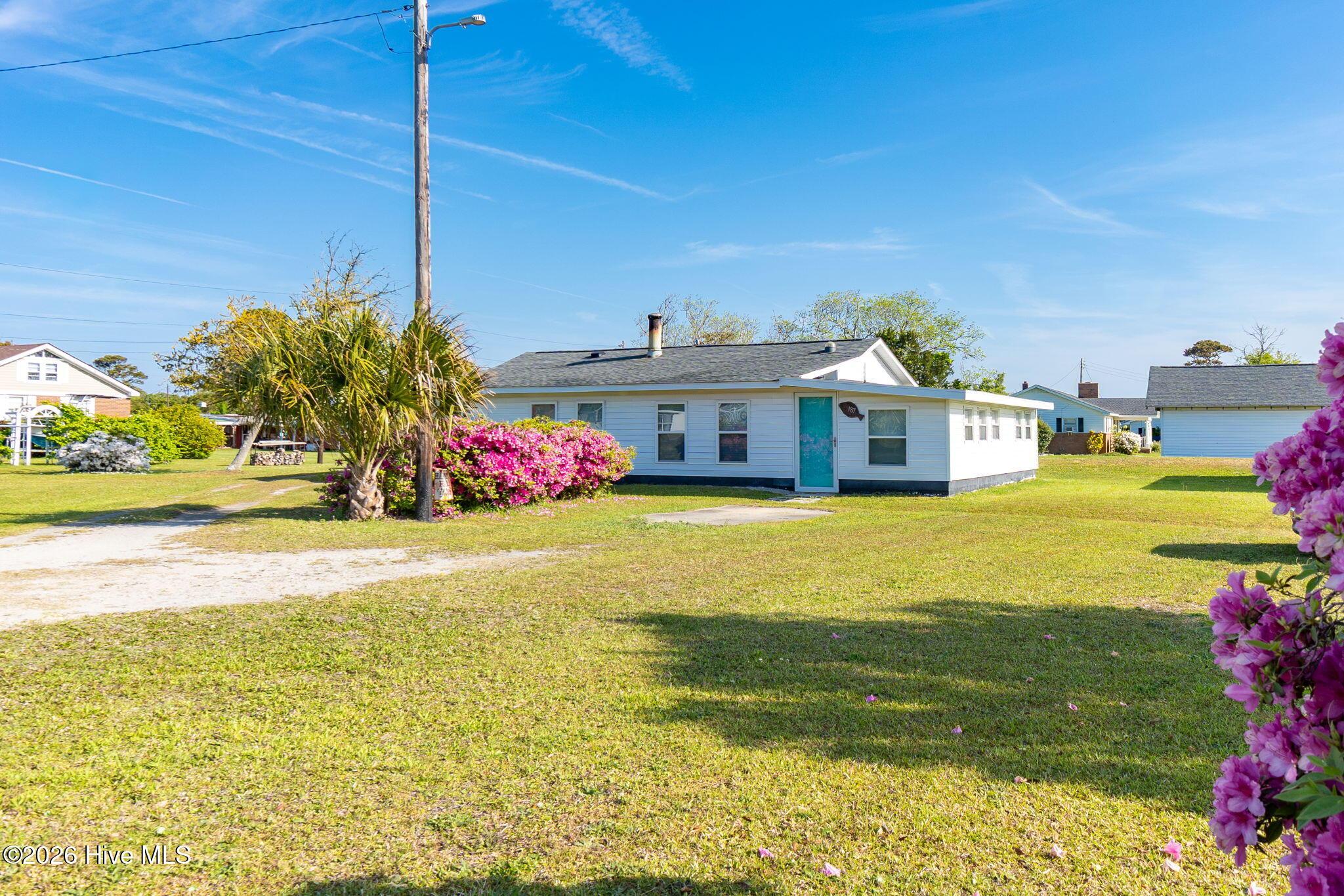 Image 2: 187 Mullens Dr