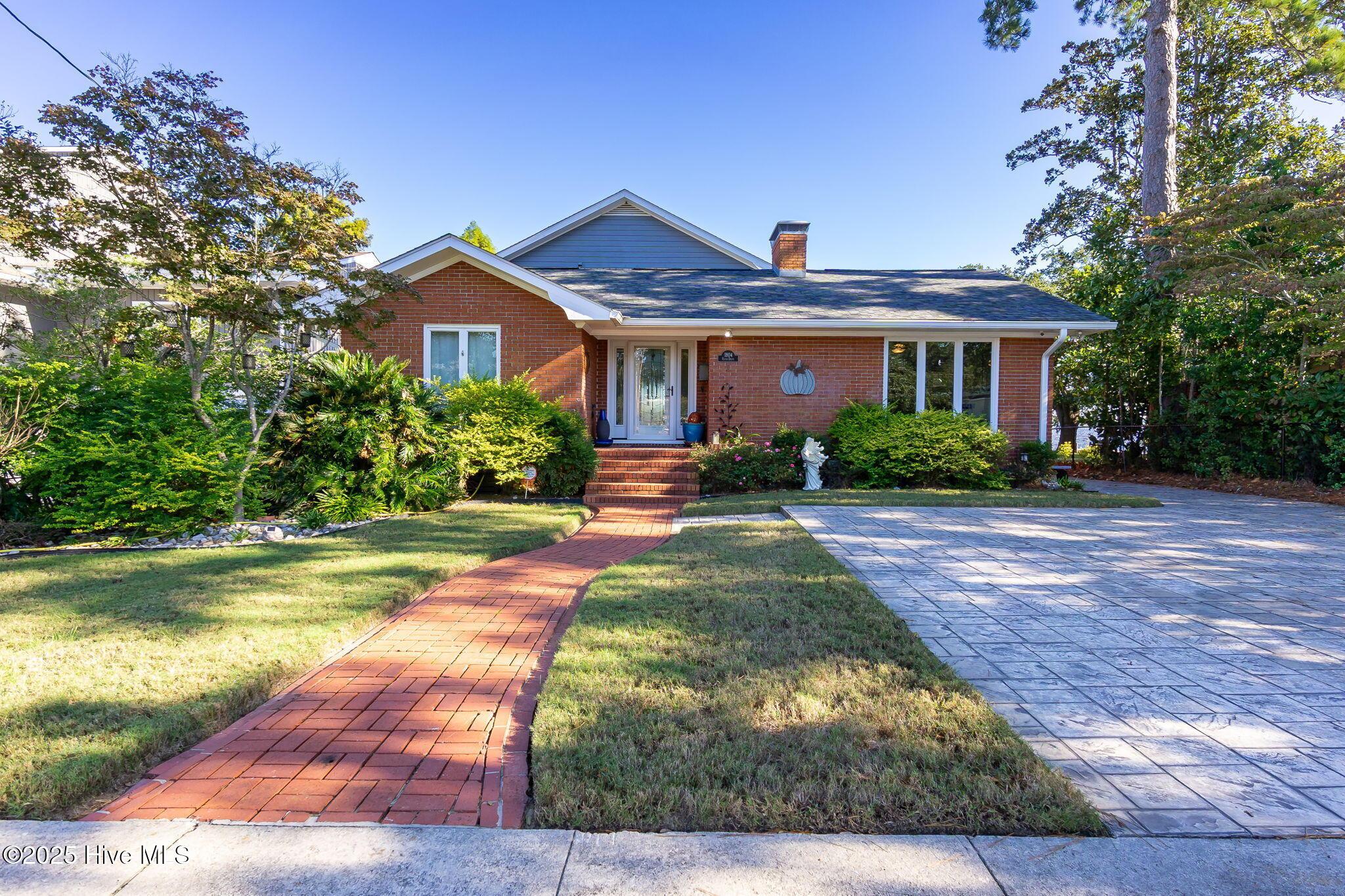 Image 2: 56-web-or-mls-DSC08834