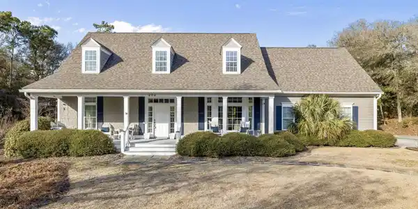 202 Laughing Gull Court