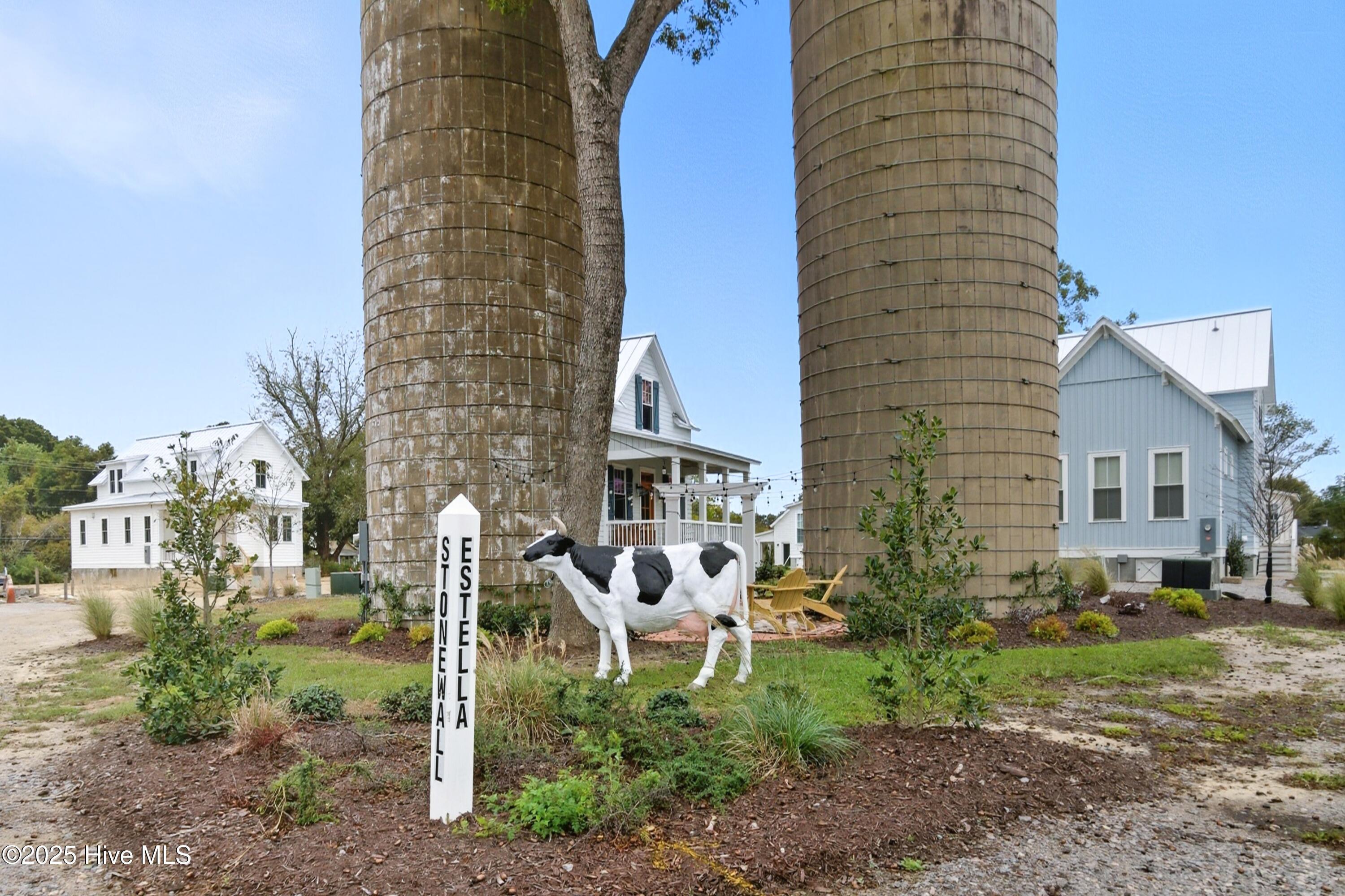 Image 4: Original Silos
