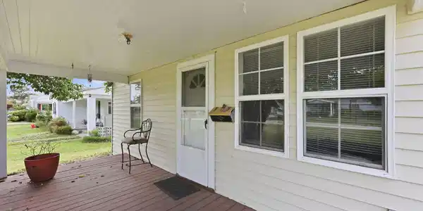 Image 4: 4-web-or-mls-113 Circle Dr 004-Edited