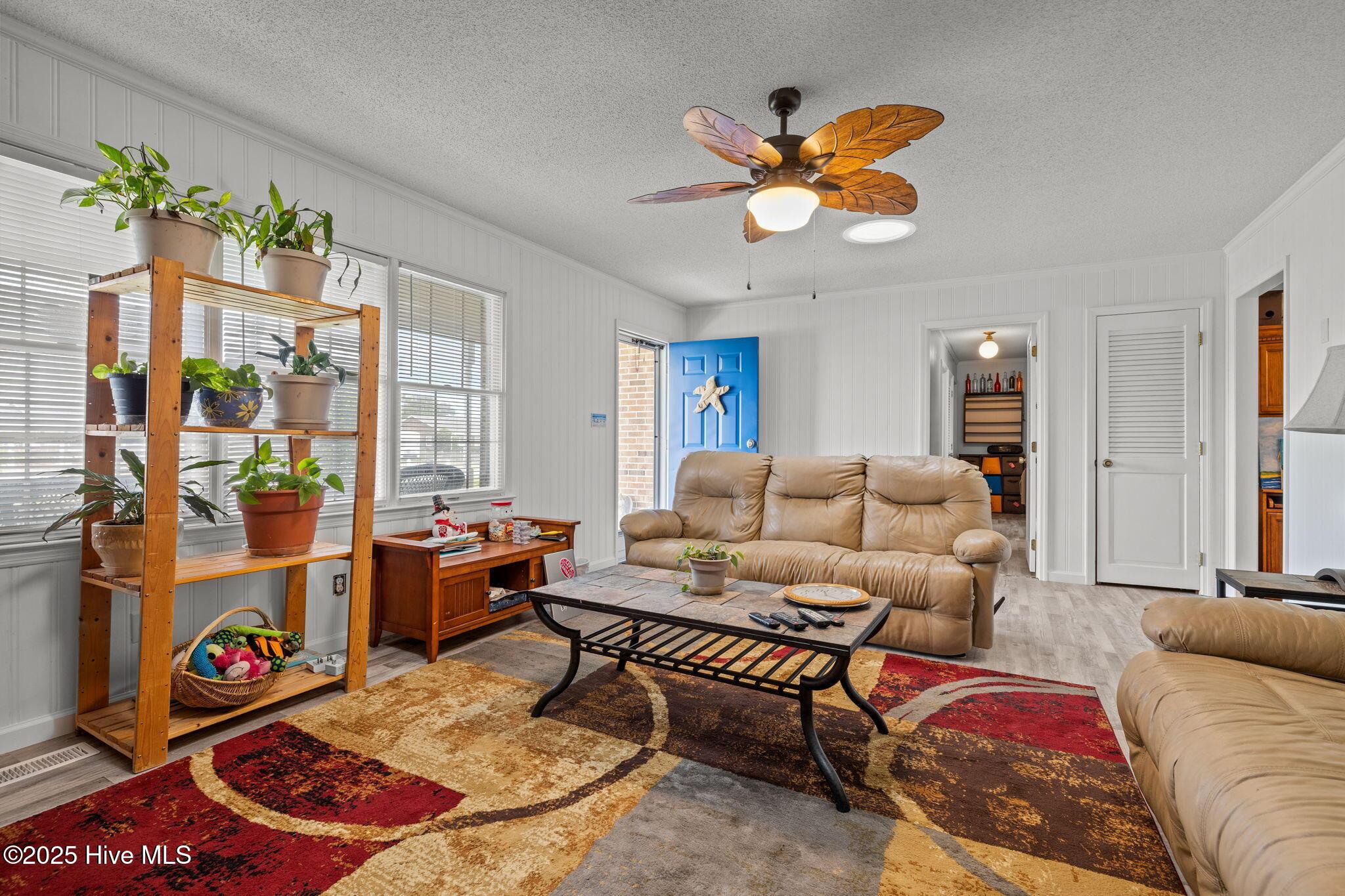 Image 4: Enter into your new home.