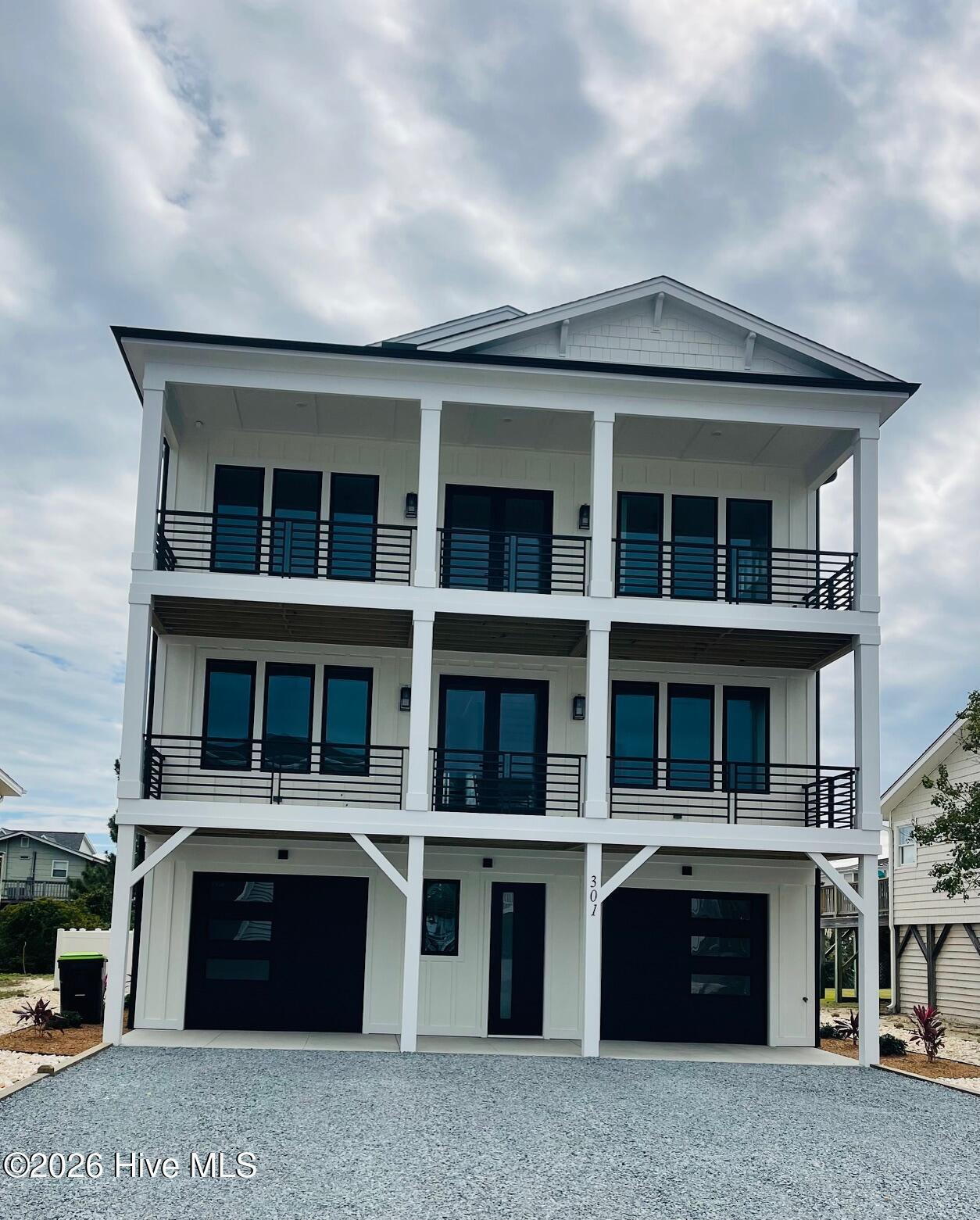 Image 2: Picture of Similar Home