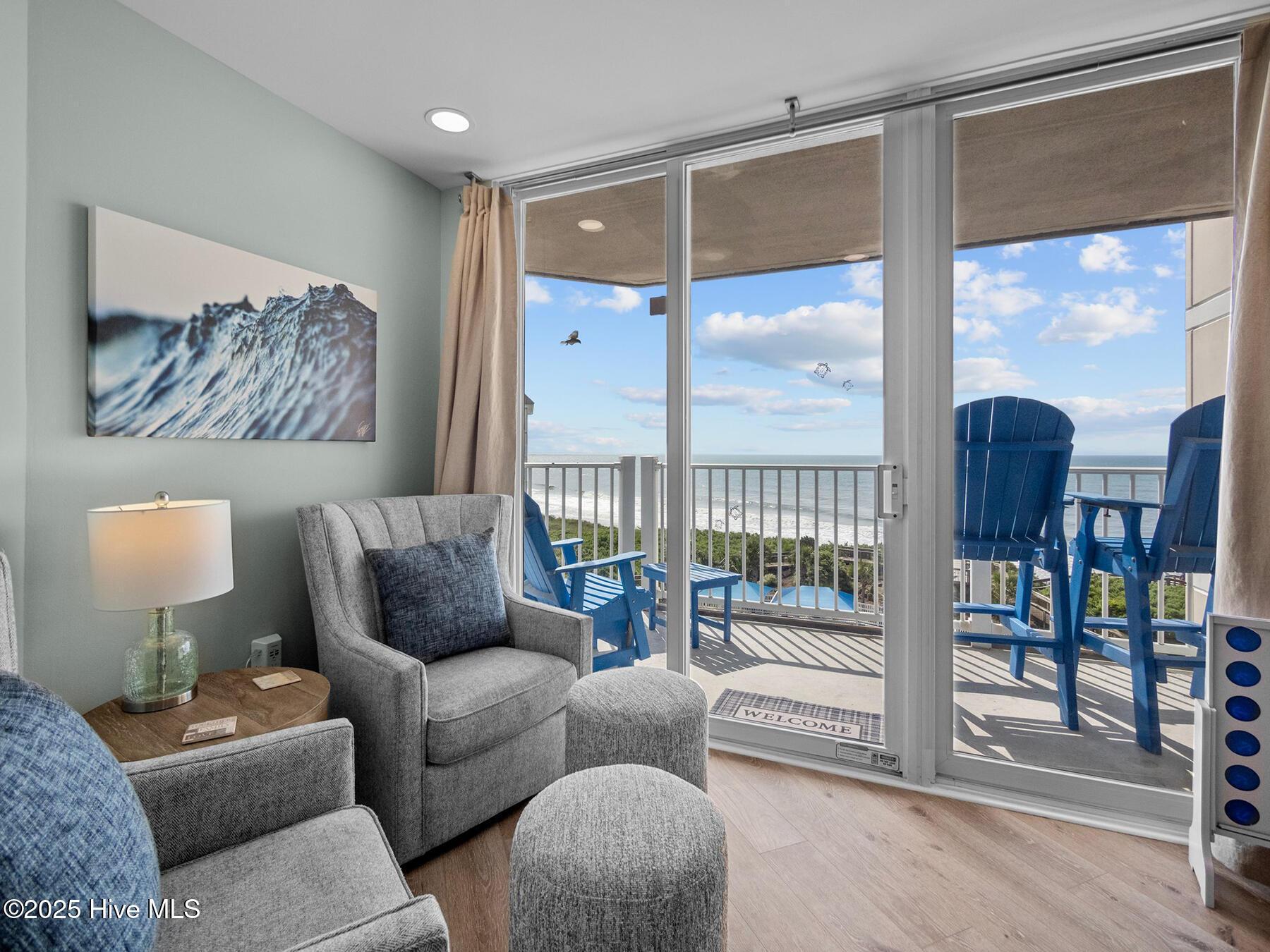 Image 3: 20-web-or-mls-P6077919