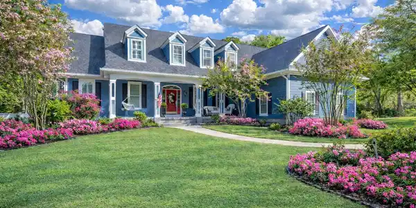 Image 2: Southern Charm